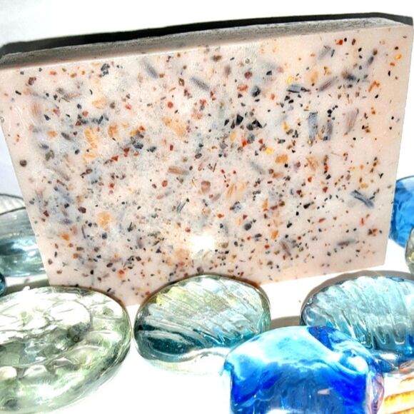 𝅺HAND crafted Lavender Organic soap bar - Picture 3 of 4